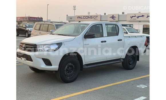 Nunua Imported Toyota Hilux Nyeupe Gari ndani ya Import - Dubai nchini Arusha Nunua Imported Toyota Hilux Nyeupe Gari ndani ya Import - Dubai nchini Arusha