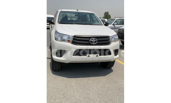 Nunua Imported Toyota Hilux Nyeupe Gari ndani ya Import - Dubai nchini Arusha Nunua Imported Toyota Hilux Nyeupe Gari ndani ya Import - Dubai nchini Arusha