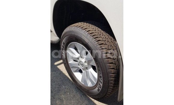 Nunua Imported Toyota Hilux Bluu Gari ndani ya Import - Dubai nchini Arusha Nunua Imported Toyota Hilux Bluu Gari ndani ya Import - Dubai nchini Arusha