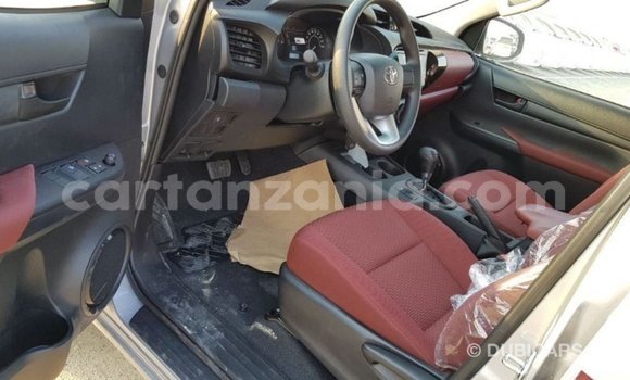 Nunua Imported Toyota Hilux Bluu Gari ndani ya Import - Dubai nchini Arusha Nunua Imported Toyota Hilux Bluu Gari ndani ya Import - Dubai nchini Arusha