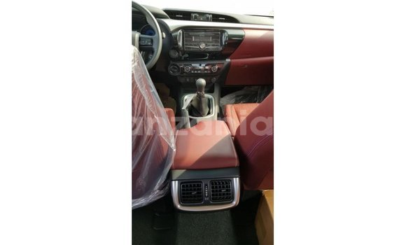 Nunua Imported Toyota Hilux Bluu Gari ndani ya Import - Dubai nchini Arusha Nunua Imported Toyota Hilux Bluu Gari ndani ya Import - Dubai nchini Arusha