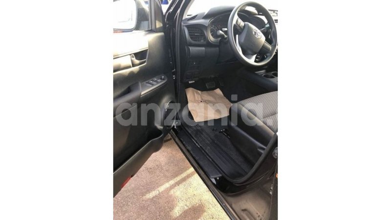 Big with watermark toyota hilux arusha import dubai 7914