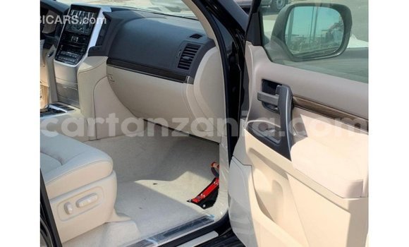 Nunua Imported Toyota Land Cruiser Nyeusi Gari ndani ya Import - Dubai nchini Arusha Nunua Imported Toyota Land Cruiser Nyeusi Gari ndani ya Import - Dubai nchini Arusha