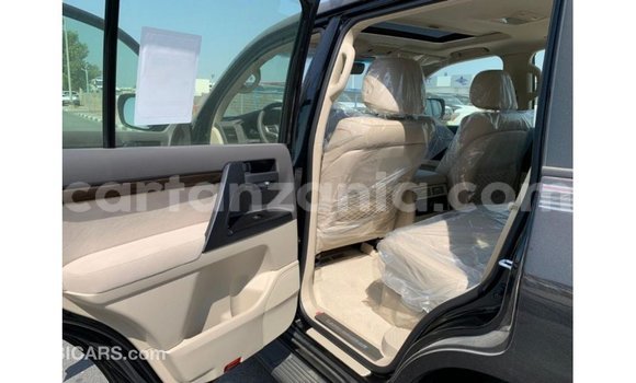 Nunua Imported Toyota Land Cruiser Nyeusi Gari ndani ya Import - Dubai nchini Arusha Nunua Imported Toyota Land Cruiser Nyeusi Gari ndani ya Import - Dubai nchini Arusha
