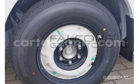 Nunua Imported Toyota Hiace Nyeupe Gari ndani ya Import - Dubai nchini Arusha Nunua Imported Toyota Hiace Nyeupe Gari ndani ya Import - Dubai nchini Arusha