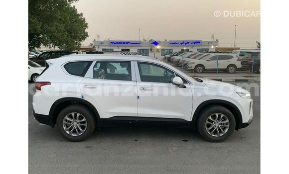 Nunua Imported Hyundai Santa Fe Nyeupe Gari ndani ya Import - Dubai nchini Arusha Nunua Imported Hyundai Santa Fe Nyeupe Gari ndani ya Import - Dubai nchini Arusha