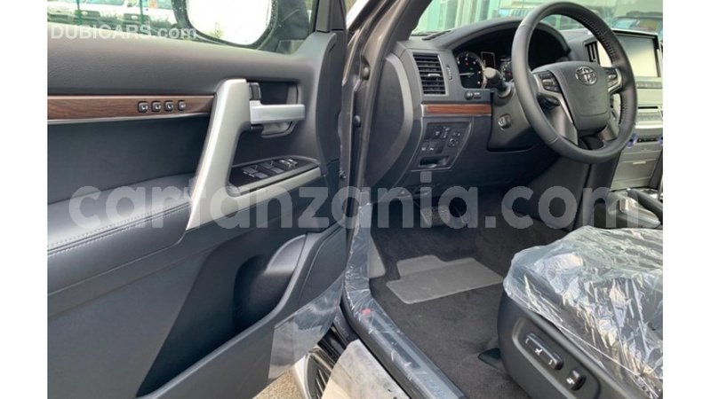 Big with watermark toyota land cruiser arusha import dubai 7921