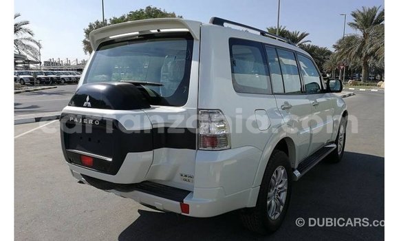 Buy Import Mitsubishi Pajero White Car in Import - Dubai in Arusha Buy Import Mitsubishi Pajero White Car in Import - Dubai in Arusha