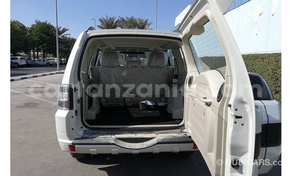 Buy Import Mitsubishi Pajero White Car in Import - Dubai in Arusha Buy Import Mitsubishi Pajero White Car in Import - Dubai in Arusha