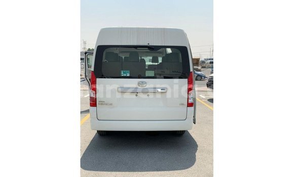 Nunua Imported Toyota Hiace Nyeupe Gari ndani ya Import - Dubai nchini Arusha Nunua Imported Toyota Hiace Nyeupe Gari ndani ya Import - Dubai nchini Arusha