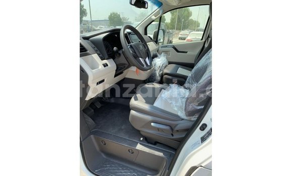 Nunua Imported Toyota Hiace Nyeupe Gari ndani ya Import - Dubai nchini Arusha Nunua Imported Toyota Hiace Nyeupe Gari ndani ya Import - Dubai nchini Arusha