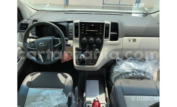 Nunua Imported Toyota Hiace Nyeupe Gari ndani ya Import - Dubai nchini Arusha Nunua Imported Toyota Hiace Nyeupe Gari ndani ya Import - Dubai nchini Arusha