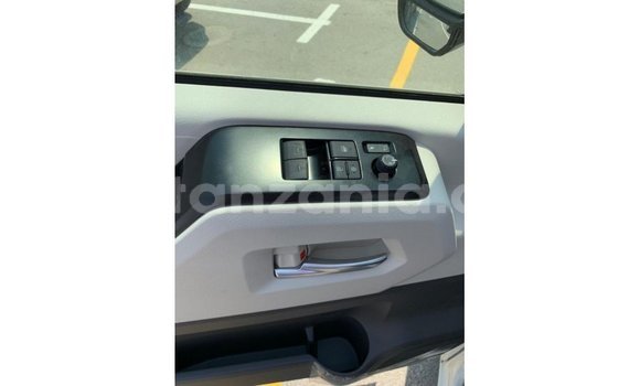 Nunua Imported Toyota Hiace Nyeupe Gari ndani ya Import - Dubai nchini Arusha Nunua Imported Toyota Hiace Nyeupe Gari ndani ya Import - Dubai nchini Arusha