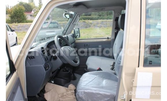 Nunua Imported Toyota Land Cruiser Beige Gari ndani ya Import - Dubai nchini Arusha Nunua Imported Toyota Land Cruiser Beige Gari ndani ya Import - Dubai nchini Arusha