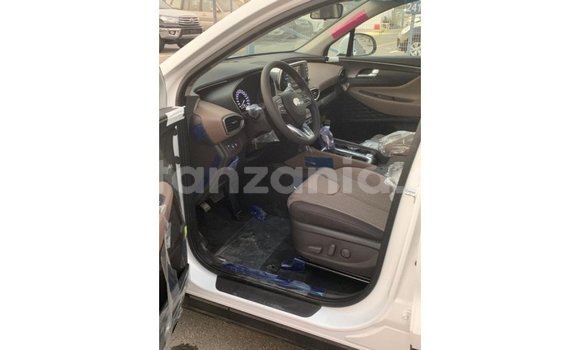 Buy Import Hyundai Santa Fe White Car in Import - Dubai in Arusha Buy Import Hyundai Santa Fe White Car in Import - Dubai in Arusha