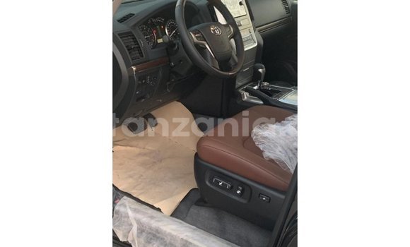 Nunua Imported Toyota Land Cruiser Nyeusi Gari ndani ya Import - Dubai nchini Arusha Nunua Imported Toyota Land Cruiser Nyeusi Gari ndani ya Import - Dubai nchini Arusha