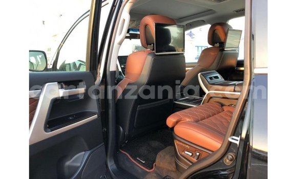 Nunua Imported Toyota Land Cruiser Nyeusi Gari ndani ya Import - Dubai nchini Arusha Nunua Imported Toyota Land Cruiser Nyeusi Gari ndani ya Import - Dubai nchini Arusha