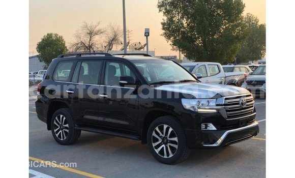 Nunua Imported Toyota Land Cruiser Nyeusi Gari ndani ya Import - Dubai nchini Arusha Nunua Imported Toyota Land Cruiser Nyeusi Gari ndani ya Import - Dubai nchini Arusha