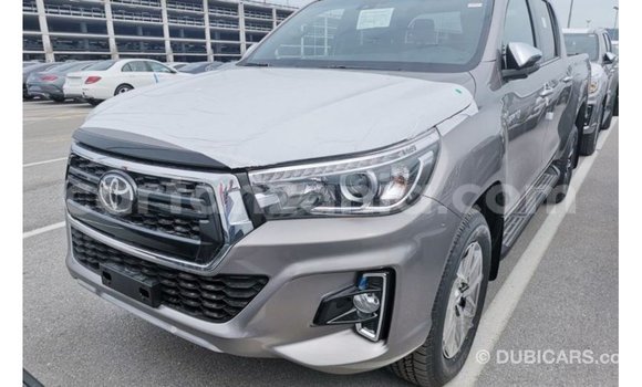 Nunua Imported Toyota Hilux Brown Gari ndani ya Import - Dubai nchini Arusha Nunua Imported Toyota Hilux Brown Gari ndani ya Import - Dubai nchini Arusha