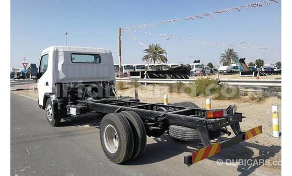 Nunua Imported Mitsubishi Carisma Nyeupe Gari ndani ya Import - Dubai nchini Arusha Nunua Imported Mitsubishi Carisma Nyeupe Gari ndani ya Import - Dubai nchini Arusha