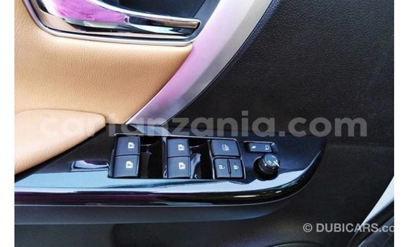 Nunua Imported Toyota Fortuner Nyeupe Gari ndani ya Import - Dubai nchini Arusha Nunua Imported Toyota Fortuner Nyeupe Gari ndani ya Import - Dubai nchini Arusha
