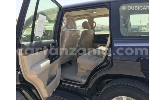 Nunua Imported Toyota Land Cruiser Nyeusi Gari ndani ya Import - Dubai nchini Arusha Nunua Imported Toyota Land Cruiser Nyeusi Gari ndani ya Import - Dubai nchini Arusha