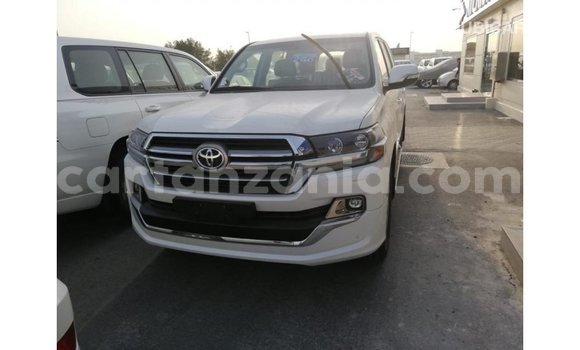 Nunua Imported Toyota Land Cruiser Nyeupe Gari ndani ya Import - Dubai nchini Arusha Nunua Imported Toyota Land Cruiser Nyeupe Gari ndani ya Import - Dubai nchini Arusha