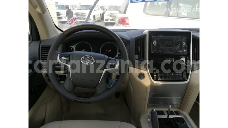 Big with watermark toyota land cruiser arusha import dubai 7941