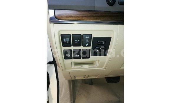 Nunua Imported Toyota Land Cruiser Nyeupe Gari ndani ya Import - Dubai nchini Arusha Nunua Imported Toyota Land Cruiser Nyeupe Gari ndani ya Import - Dubai nchini Arusha