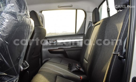 Buy Import Toyota Hilux White Car in Import - Dubai in Arusha Buy Import Toyota Hilux White Car in Import - Dubai in Arusha