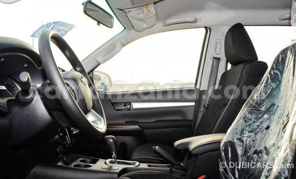 Buy Import Toyota Hilux White Car in Import - Dubai in Arusha Buy Import Toyota Hilux White Car in Import - Dubai in Arusha