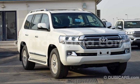 Buy Import Toyota Land Cruiser White Car in Import - Dubai in Arusha Buy Import Toyota Land Cruiser White Car in Import - Dubai in Arusha