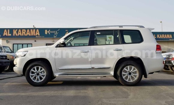 Buy Import Toyota Land Cruiser White Car in Import - Dubai in Arusha Buy Import Toyota Land Cruiser White Car in Import - Dubai in Arusha