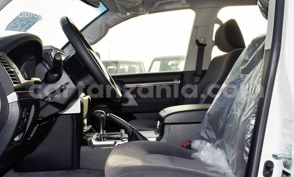 Buy Import Toyota Land Cruiser White Car in Import - Dubai in Arusha Buy Import Toyota Land Cruiser White Car in Import - Dubai in Arusha