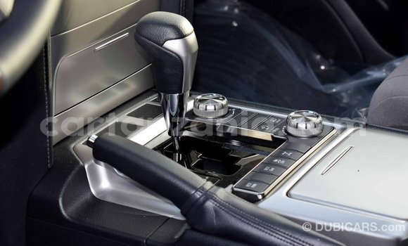 Buy Import Toyota Land Cruiser White Car in Import - Dubai in Arusha Buy Import Toyota Land Cruiser White Car in Import - Dubai in Arusha