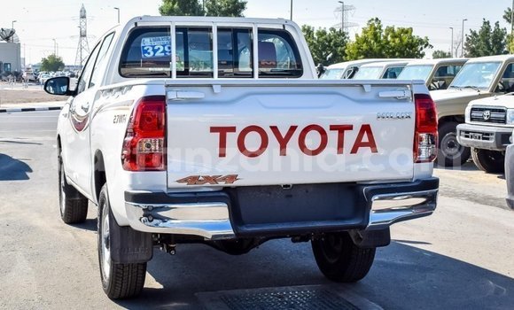 Buy Import Toyota Hilux White Car in Import - Dubai in Arusha Buy Import Toyota Hilux White Car in Import - Dubai in Arusha