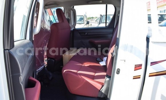 Buy Import Toyota Hilux White Car in Import - Dubai in Arusha Buy Import Toyota Hilux White Car in Import - Dubai in Arusha