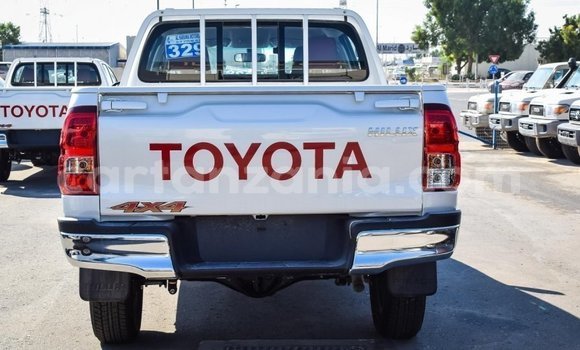 Buy Import Toyota Hilux White Car in Import - Dubai in Arusha Buy Import Toyota Hilux White Car in Import - Dubai in Arusha