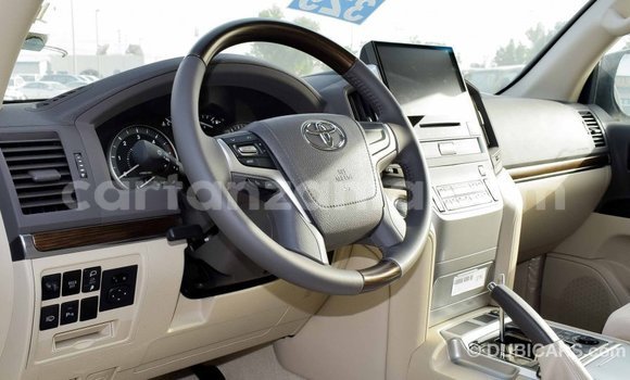 Buy Import Toyota Land Cruiser White Car in Import - Dubai in Arusha Buy Import Toyota Land Cruiser White Car in Import - Dubai in Arusha