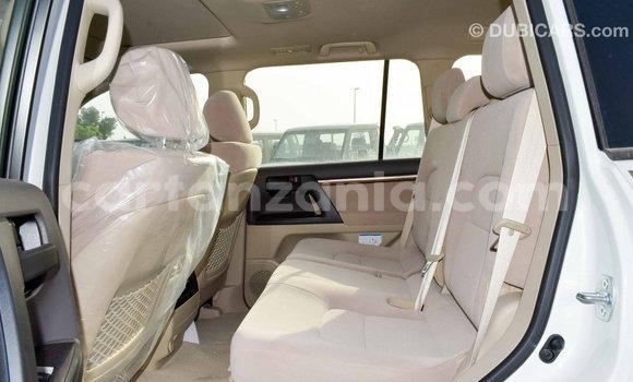 Buy Import Toyota Land Cruiser White Car in Import - Dubai in Arusha Buy Import Toyota Land Cruiser White Car in Import - Dubai in Arusha