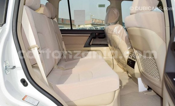 Buy Import Toyota Land Cruiser White Car in Import - Dubai in Arusha Buy Import Toyota Land Cruiser White Car in Import - Dubai in Arusha
