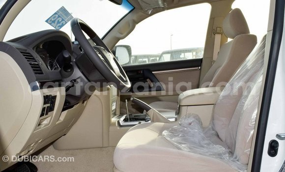 Buy Import Toyota Land Cruiser White Car in Import - Dubai in Arusha Buy Import Toyota Land Cruiser White Car in Import - Dubai in Arusha