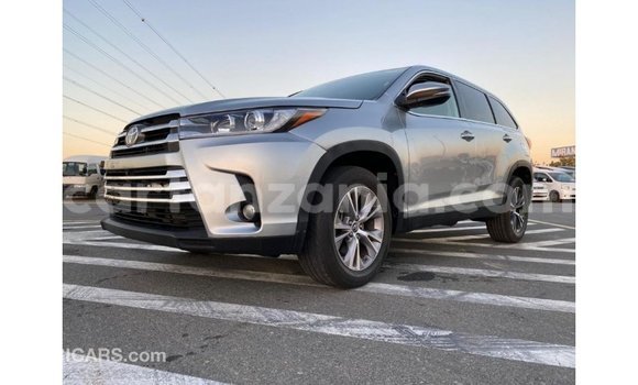 Nunua Imported Toyota Highlander Nyingine Gari ndani ya Import - Dubai nchini Arusha Nunua Imported Toyota Highlander Nyingine Gari ndani ya Import - Dubai nchini Arusha