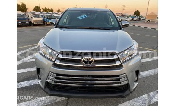 Nunua Imported Toyota Highlander Nyingine Gari ndani ya Import - Dubai nchini Arusha Nunua Imported Toyota Highlander Nyingine Gari ndani ya Import - Dubai nchini Arusha
