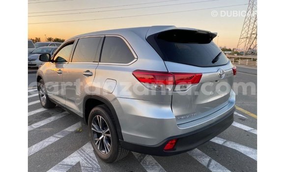 Nunua Imported Toyota Highlander Nyingine Gari ndani ya Import - Dubai nchini Arusha Nunua Imported Toyota Highlander Nyingine Gari ndani ya Import - Dubai nchini Arusha