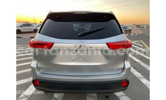 Nunua Imported Toyota Highlander Nyingine Gari ndani ya Import - Dubai nchini Arusha Nunua Imported Toyota Highlander Nyingine Gari ndani ya Import - Dubai nchini Arusha