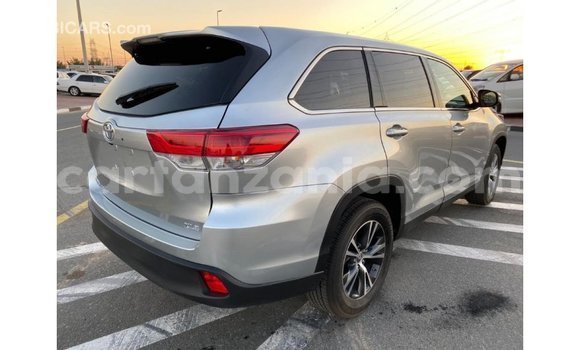Nunua Imported Toyota Highlander Nyingine Gari ndani ya Import - Dubai nchini Arusha Nunua Imported Toyota Highlander Nyingine Gari ndani ya Import - Dubai nchini Arusha