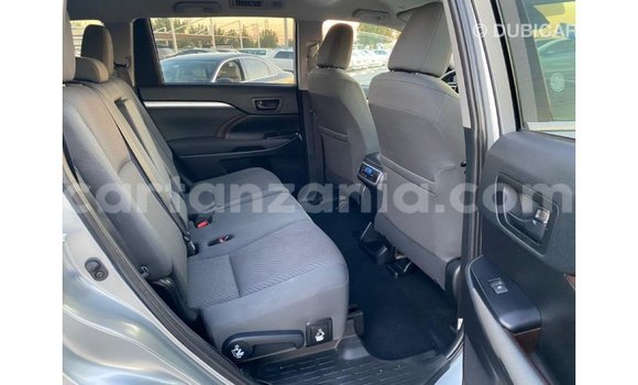 Nunua Imported Toyota Highlander Nyingine Gari ndani ya Import - Dubai nchini Arusha Nunua Imported Toyota Highlander Nyingine Gari ndani ya Import - Dubai nchini Arusha