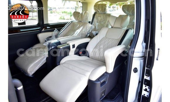 Buy Import Toyota Granvia White Car in Import - Dubai in Arusha Buy Import Toyota Granvia White Car in Import - Dubai in Arusha