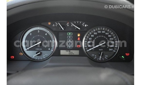 Nunua Imported Toyota Land Cruiser Nyeupe Gari ndani ya Import - Dubai nchini Arusha Nunua Imported Toyota Land Cruiser Nyeupe Gari ndani ya Import - Dubai nchini Arusha